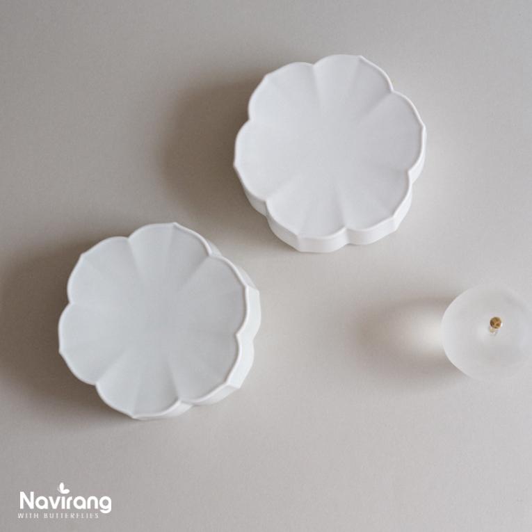 Korean Flower Pedestal Plate -Ceramic High Flat Plate, Mujagi by Korean Ceramist Sim Bo-geun, Flower dish, Artistic Petal dining Vintage set