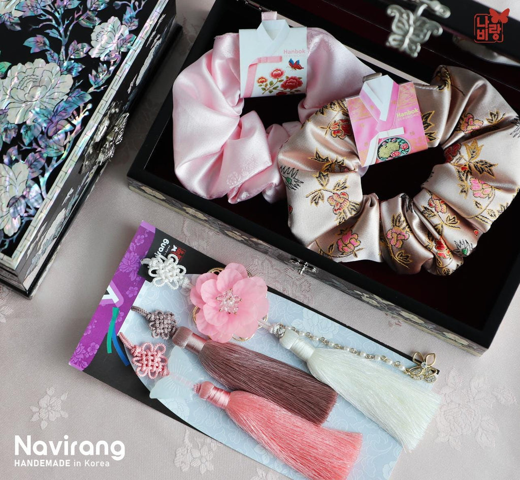 Joseon Lady’s Dressing Set – Korean Traditional Hanbok Scrunchies & Norigae Gift Box, Mother's Day