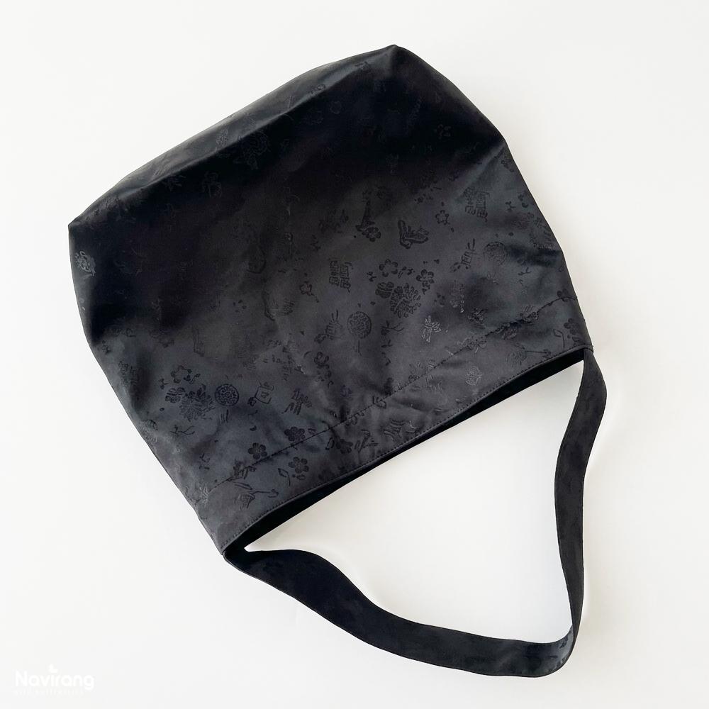 Hanbok Silk Bag with Norigae – Casual Shoulder Hobo Bag, Korean Traditional Saekdong Lining